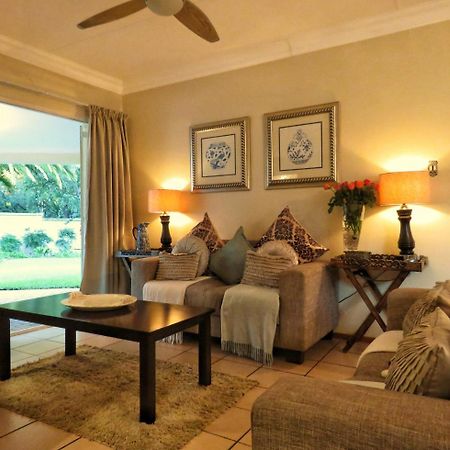 Vair'S Place Guest House In Sandton Paulshof - Apartment, Lux Suites & Spa Johannesburg Buitenkant foto