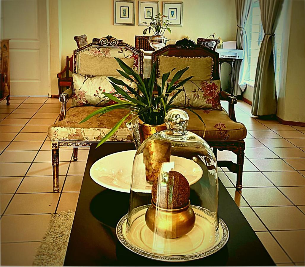 Vair'S Place Guest House In Sandton Paulshof - Apartment, Lux Suites & Spa Johannesburg Buitenkant foto