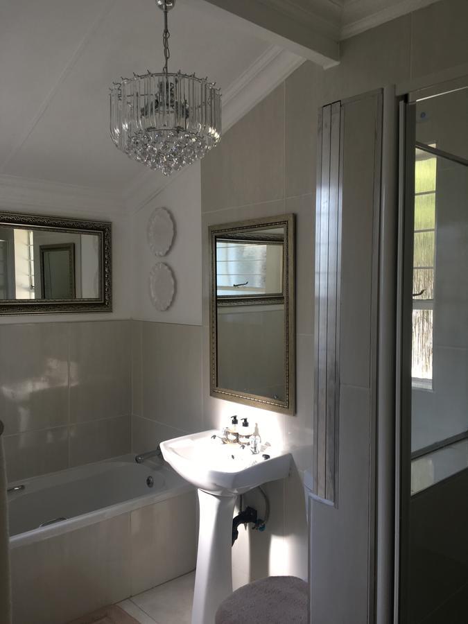 Vair'S Place Guest House In Sandton Paulshof - Apartment, Lux Suites & Spa Johannesburg Buitenkant foto