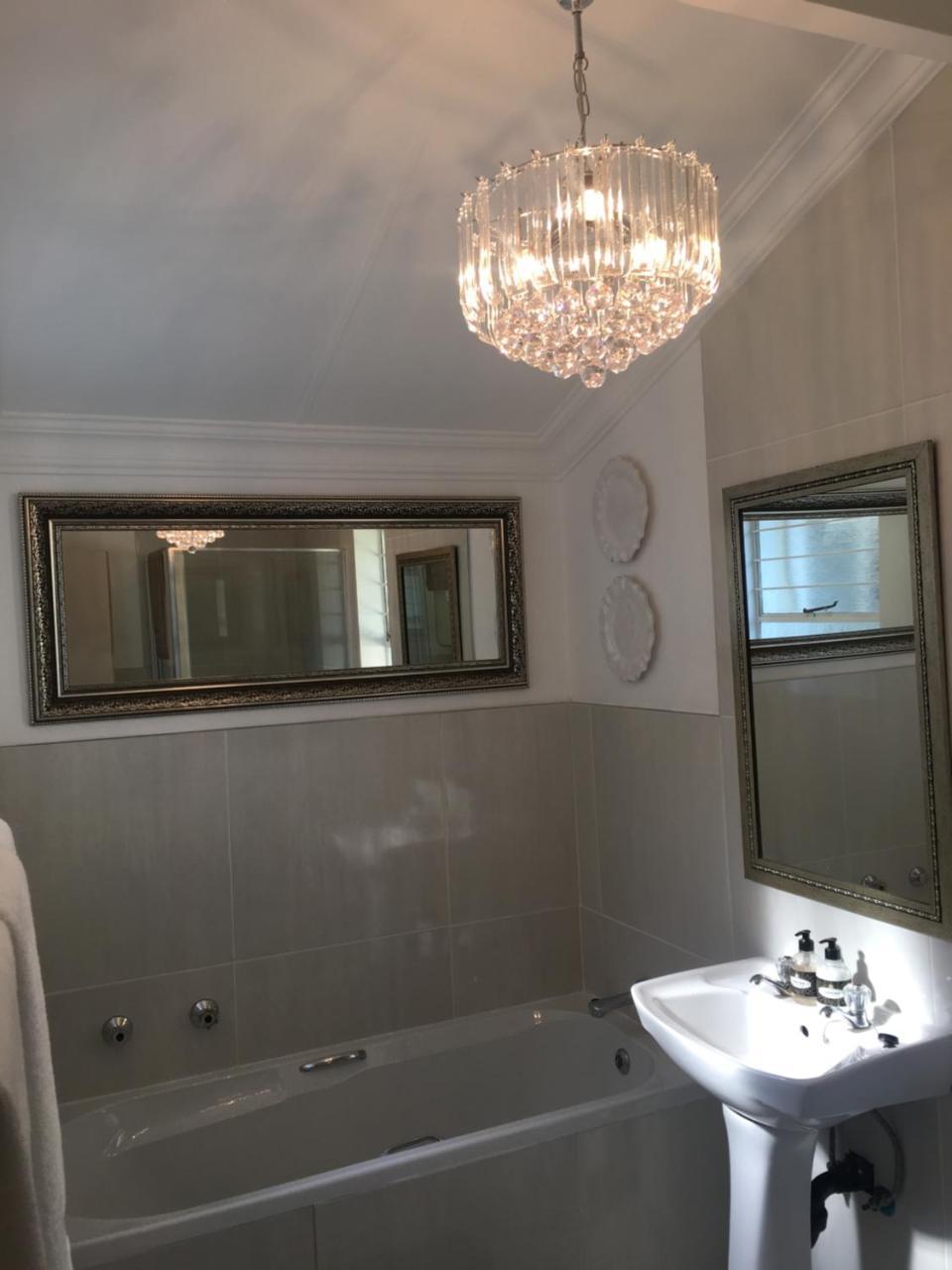 Vair'S Place Guest House In Sandton Paulshof - Apartment, Lux Suites & Spa Johannesburg Buitenkant foto