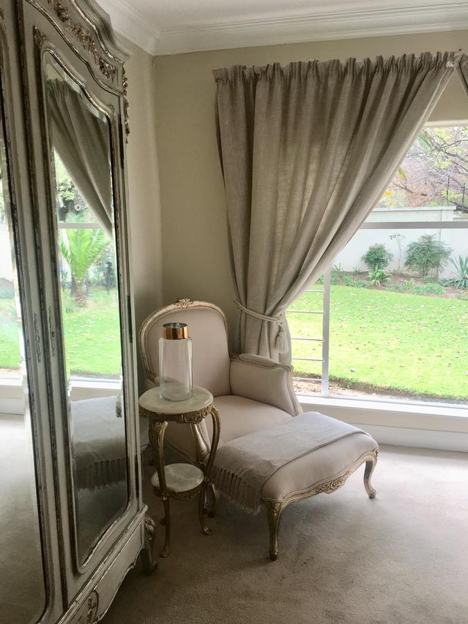 Vair'S Place Guest House In Sandton Paulshof - Apartment, Lux Suites & Spa Johannesburg Buitenkant foto