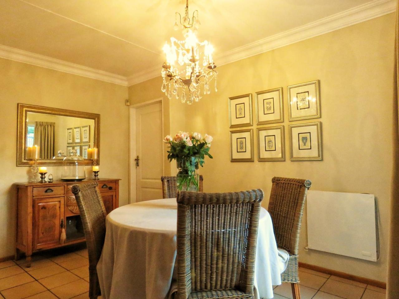 Vair'S Place Guest House In Sandton Paulshof - Apartment, Lux Suites & Spa Johannesburg Buitenkant foto